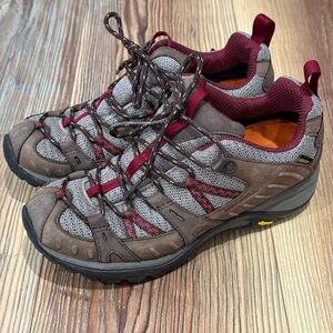 Merrell 7.5 Women's Burgundy Performance Footwear